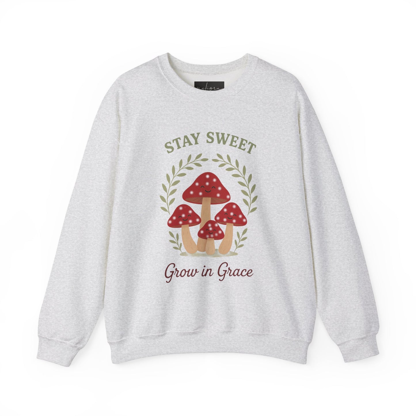سويت شيرت Stay Sweet Mushroom برقبة دائرية - مريح وأنيق