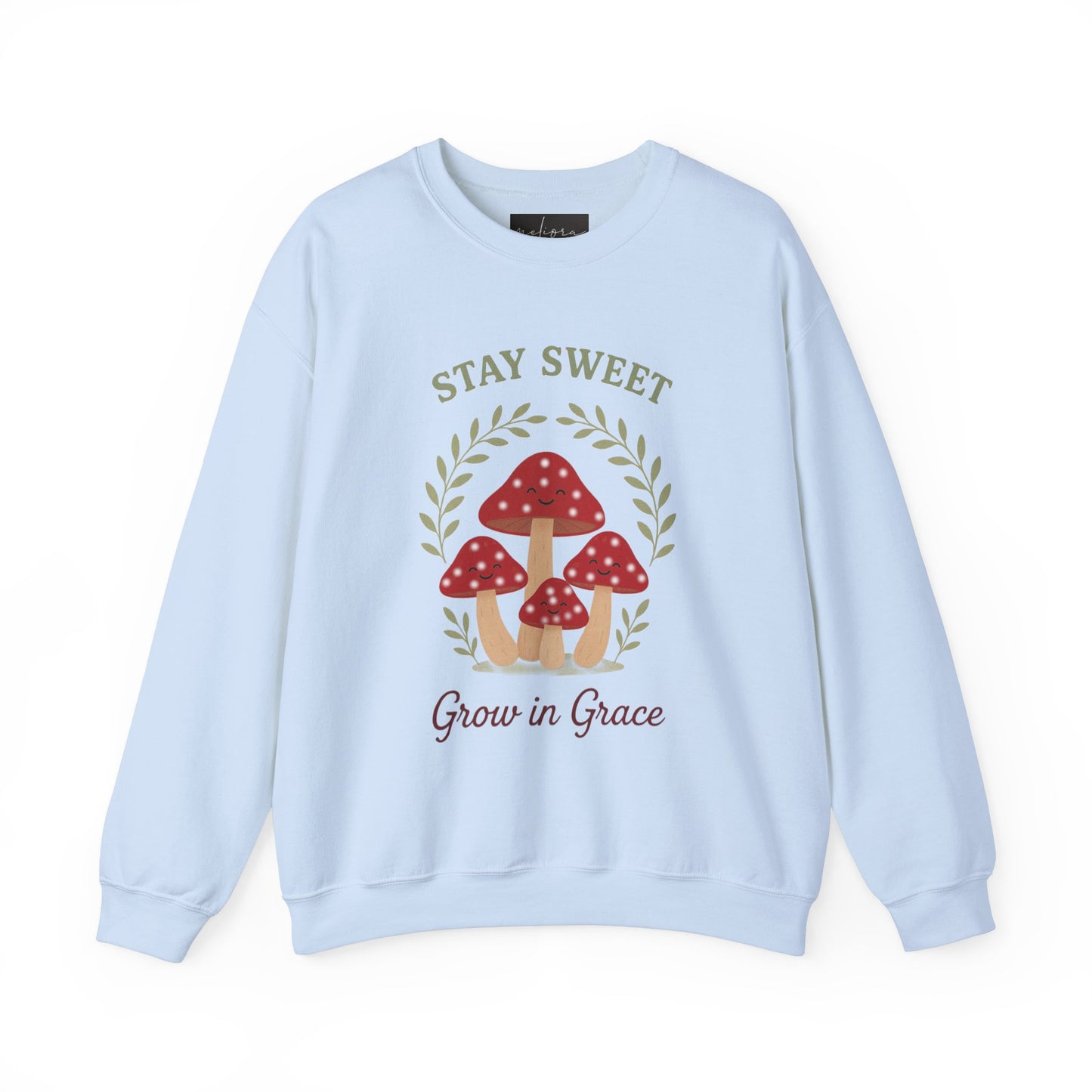 سويت شيرت Stay Sweet Mushroom برقبة دائرية - مريح وأنيق