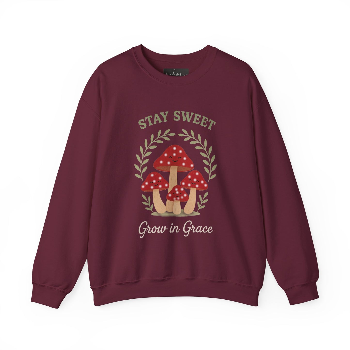 سويت شيرت Stay Sweet Mushroom برقبة دائرية - مريح وأنيق