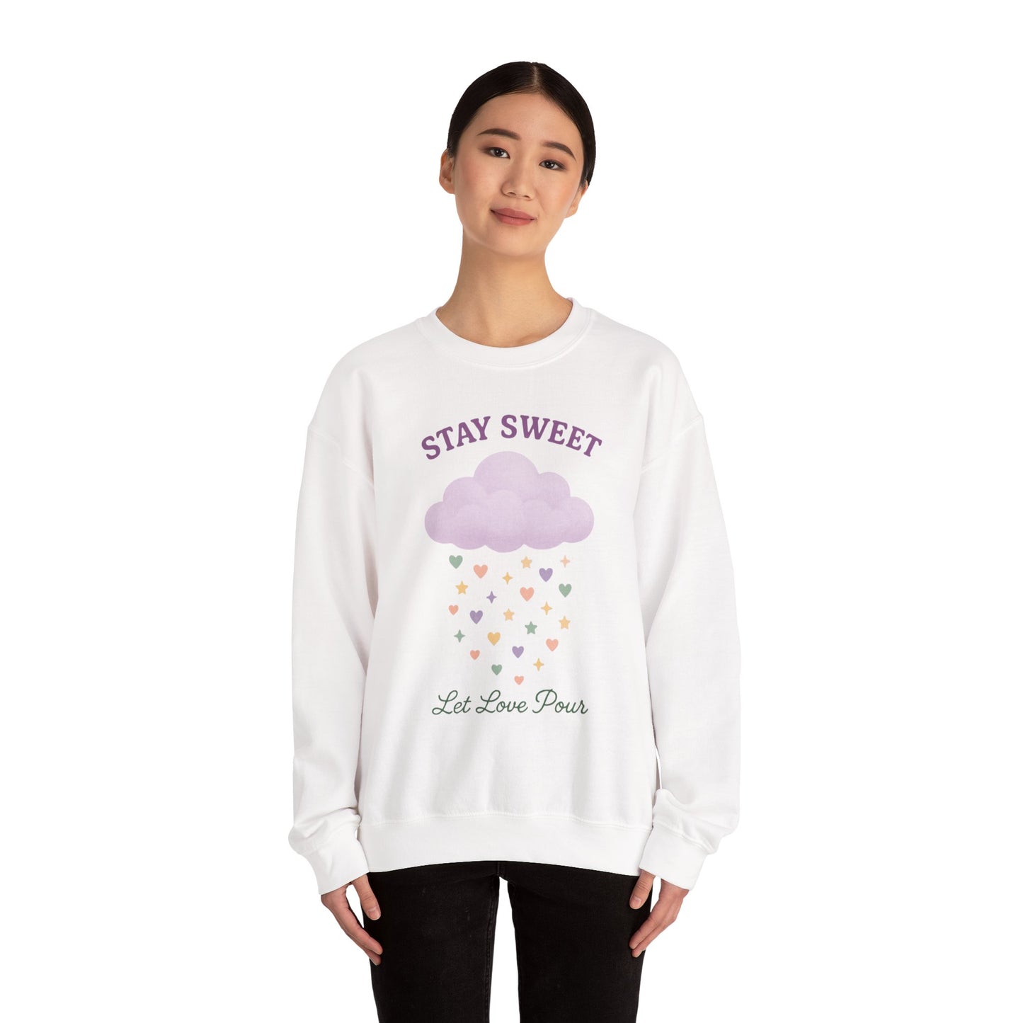 سويت شيرت Stay Sweet Crewneck - تصميم Let Love Pour