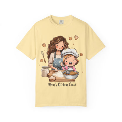Mom's Kitchen Crew T-Shirt - Made with Love Cooking Design