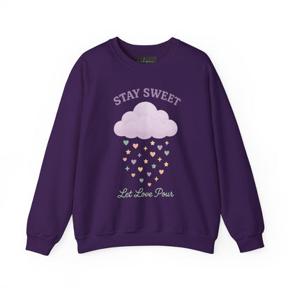 سويت شيرت Stay Sweet Crewneck - تصميم Let Love Pour